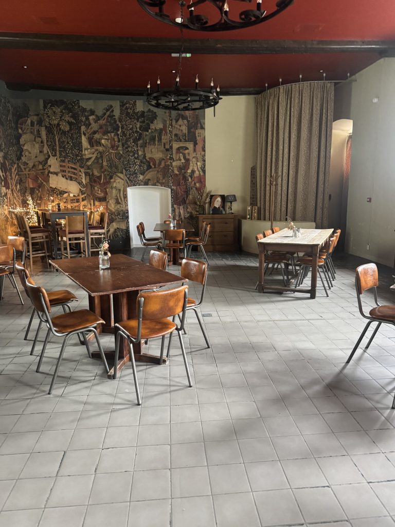 De Ruiterzaal van Kasteel Café Heeren Dubbel