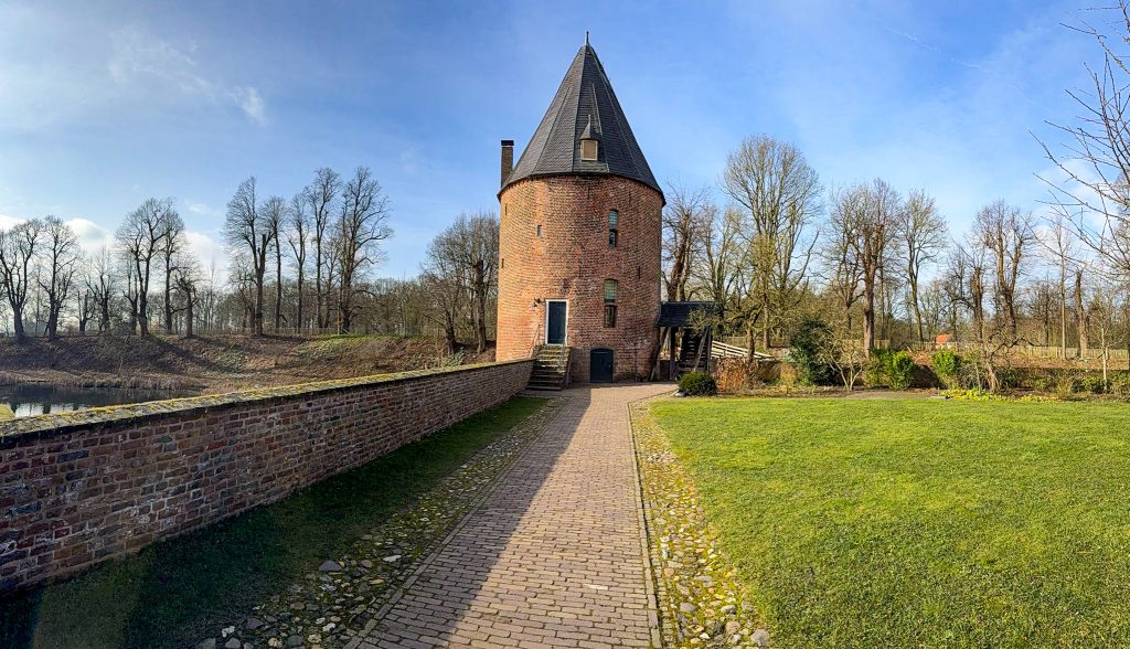 Ronde torensuite Kasteel Huis Bergh